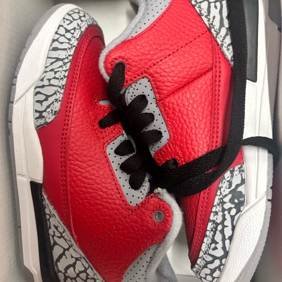 AuthenticKids Jordan Retro 3 Unite CHI- exclusive - Picture 1 of 6